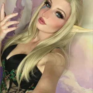Alrevia (Dark Lady)