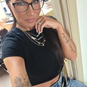MD_Hotwife_216