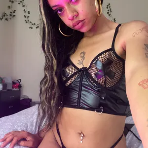 Mia Honey 🍒🦂