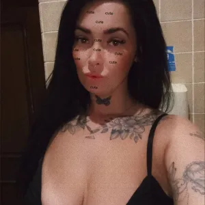 yourtattedinternetgirlfriend
