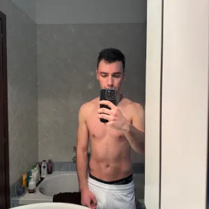 thom_skinnythick