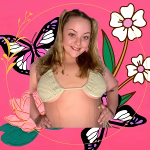 Tori B. 🦋 🌸 🍒