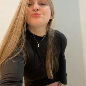 𝐏𝐞𝐪𝐮𝐞𝐧̃𝐚 𝐣𝐚𝐢𝐢 𝐡𝐨𝐭𝐭🍑