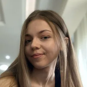 🍀 19 Mila College Girl 🍀