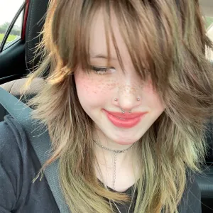 chloe 🗡️🩸
