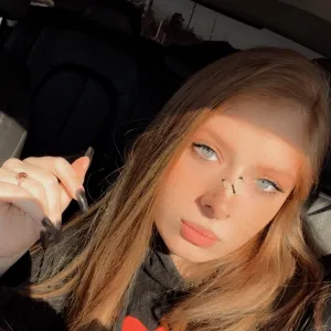 LilRedKinkQueen