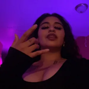 @selenaswrld <3