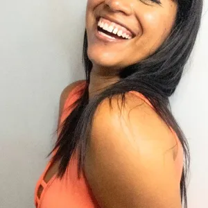 Mia Jones🍑🧡