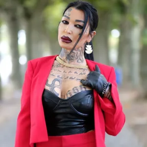 Mistress Vicky