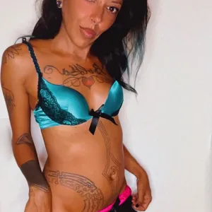 Your petit italian hot babe 🔥