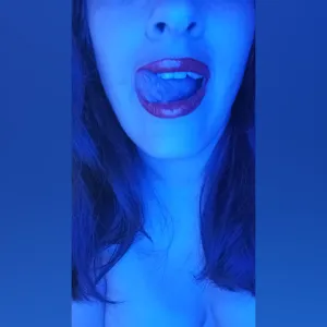 ►~•^°• Your sexy mommy •°^•~◄