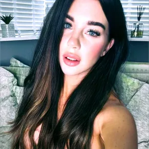 LaceysRoomVIP