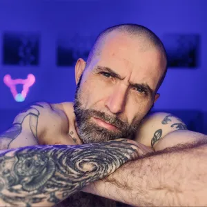 Bradley K Savage