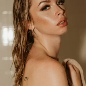 Allie Rose 🌹