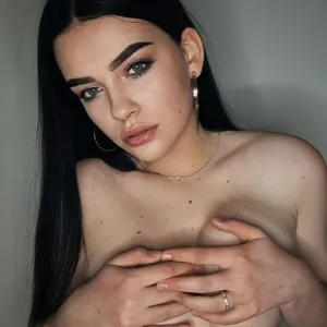 ◉✿ 𝓥𝓲𝓬𝓽𝓸𝓻𝓲𝓪 𝓜𝔂𝓼𝓽𝓮𝓻𝔂 ✿◉