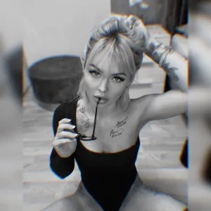 mona_monroe