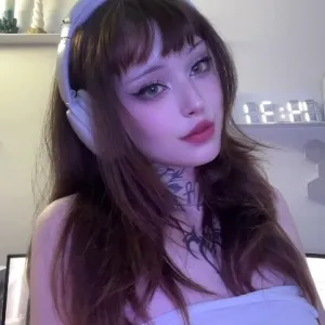 Mia Nolan Free ♡ FR/EN ♡
