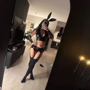 M 👩🏻❤️‍🔥🔞🇳🇴