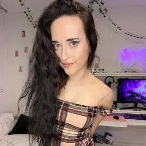 🍓Nikky UwU🎮