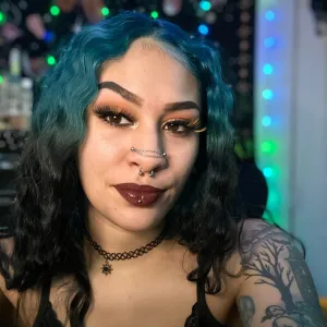 🌱  Trinity Addams 🌱