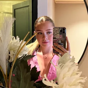 Thea, 21 y/o
