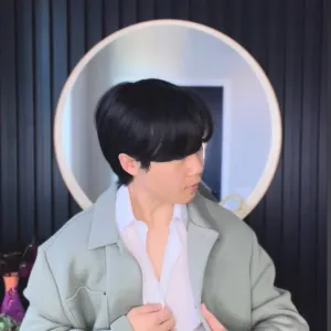 he[Lee]ios
