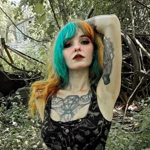 Estella 🦇