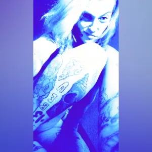 👽