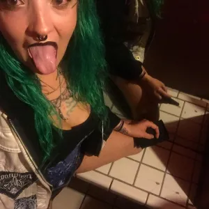 whiskertits