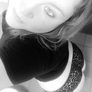 Curvy-Leeloo