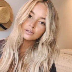 Molly Roxana