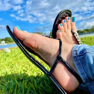 Amora feet ❤️