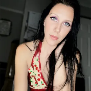 Madam_Amethyst_Free