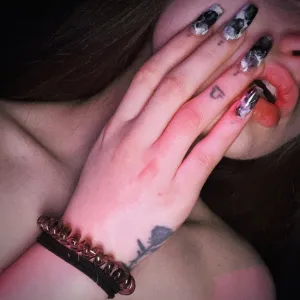 ссаша🖤