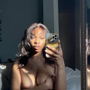 Sydney Celeste🌼