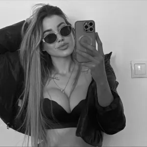 Girlanel