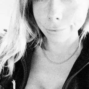 Tiny_girl
