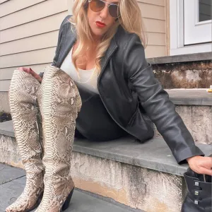 Alpha Leather 🖤👅👢🖤