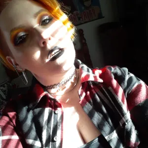Crazygingergirl19