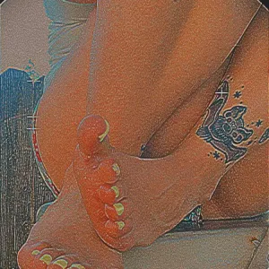 Ophelia with the cute feet 👣