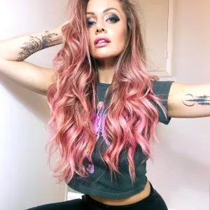 Suzi Star