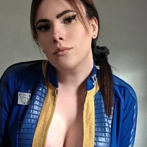 Toriana Bee