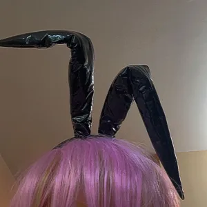 L