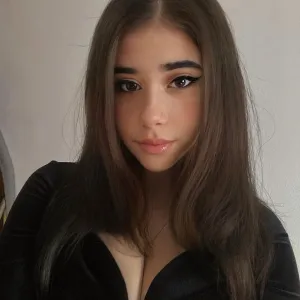 𝐒 𝐨 𝐟 𝐢 𝐚 👅
