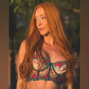 Rafaela Elle 🫦🌸