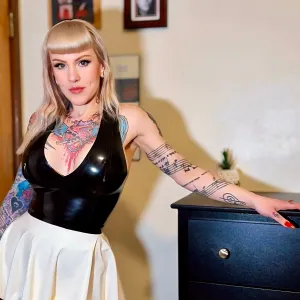 Emily Sins 🖤😈
