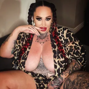 Curvy Mack