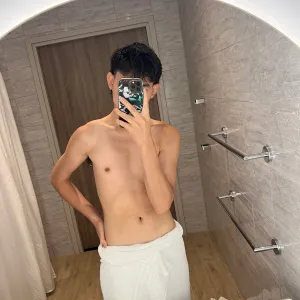 AsianBoy_T_LDN