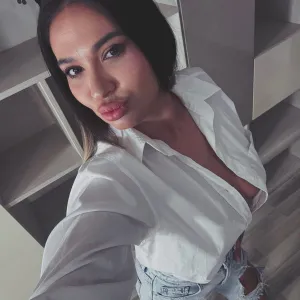 Adelina 🔥