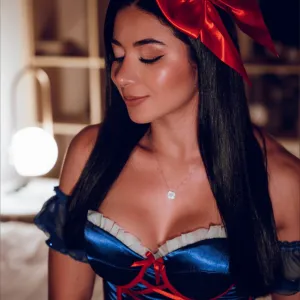 Suzanne-Roy👄the goddess of surprises😈🔥